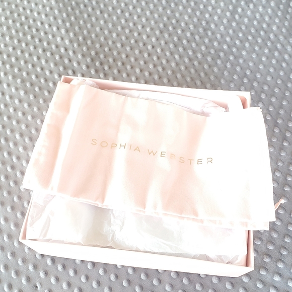 NWT RARE *SOLD OUT * Butterfly Wing CHIARASandle - Picture 6 of 9